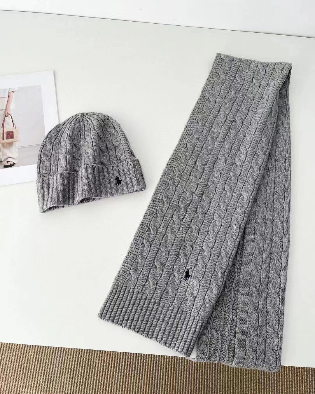 Sam | Stickad mössa- och halsdukset för kvinnor